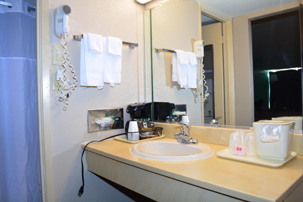 Red Carpet Inn And Suites Scranton Dış mekan fotoğraf